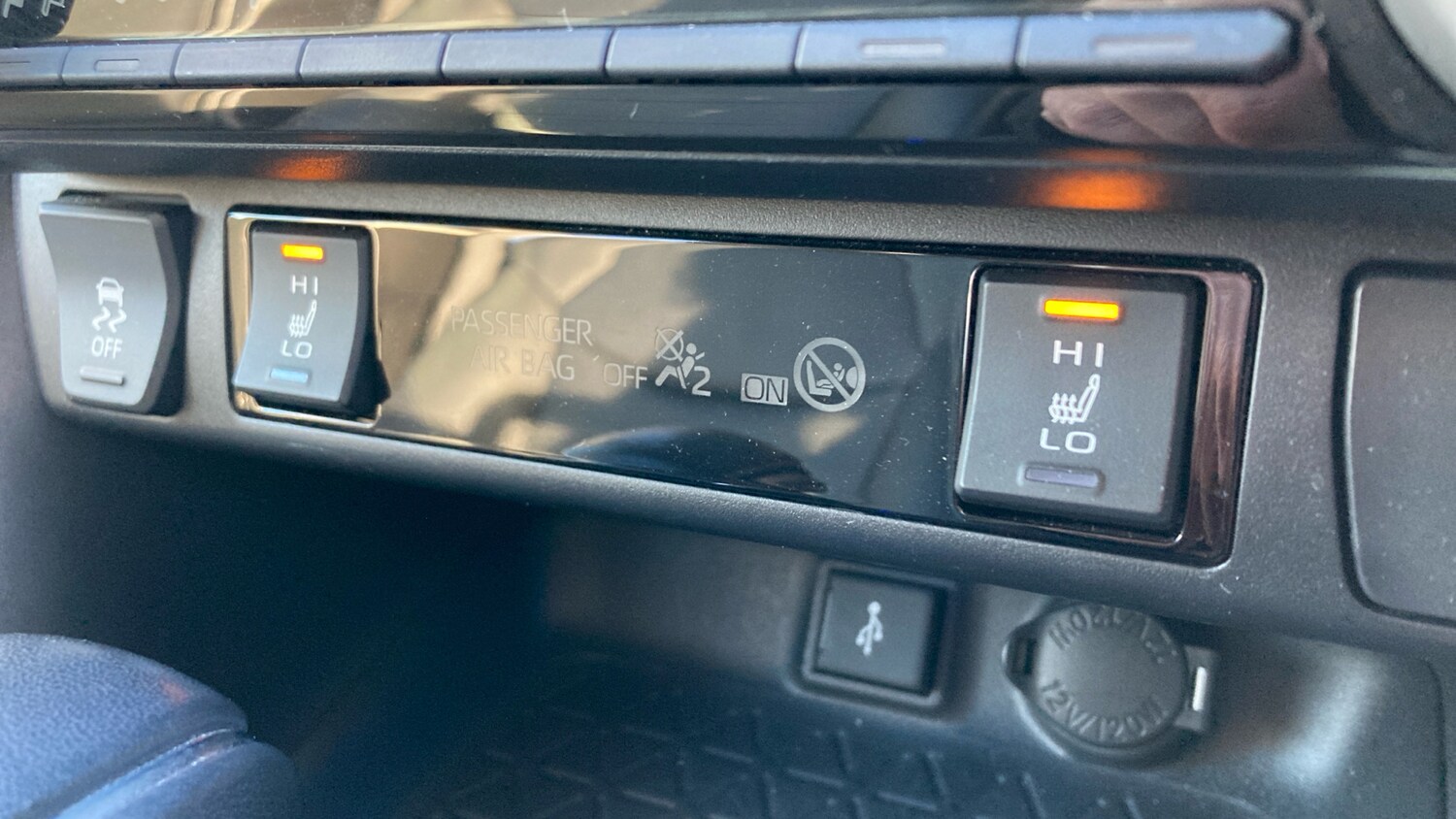 Used Toyota RAV4 2021 for sale - 76378927: Photo 35