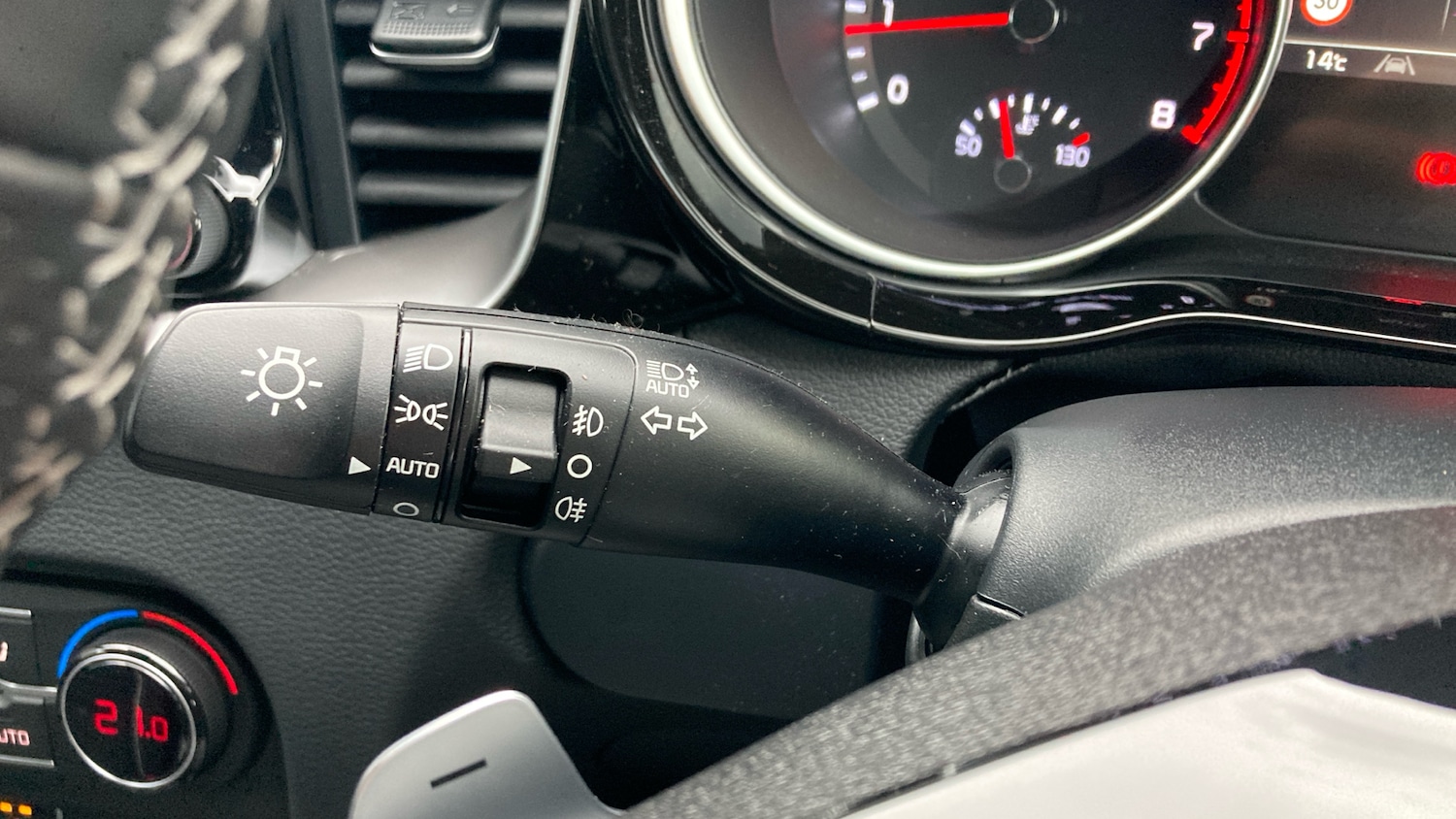 Used Kia Ceed 2025 for sale - 76859044: Photo 40