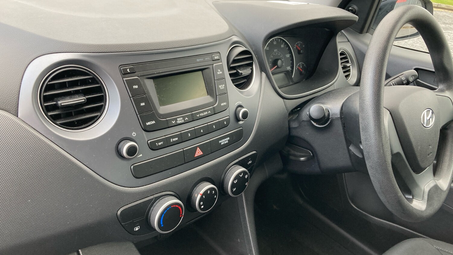 Used Hyundai i10 2018 for sale - 77917646: Photo 14