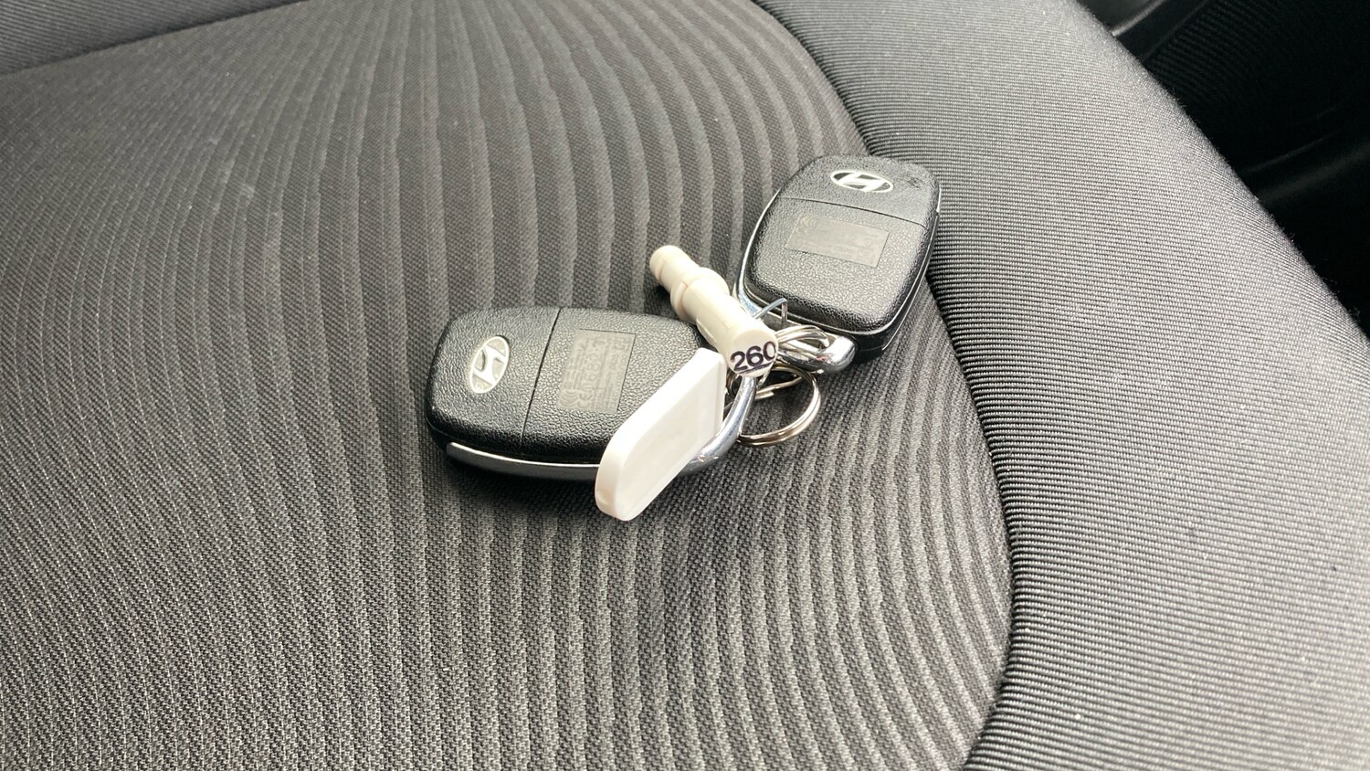 Used Hyundai i10 2018 for sale - 77917646: Photo 20