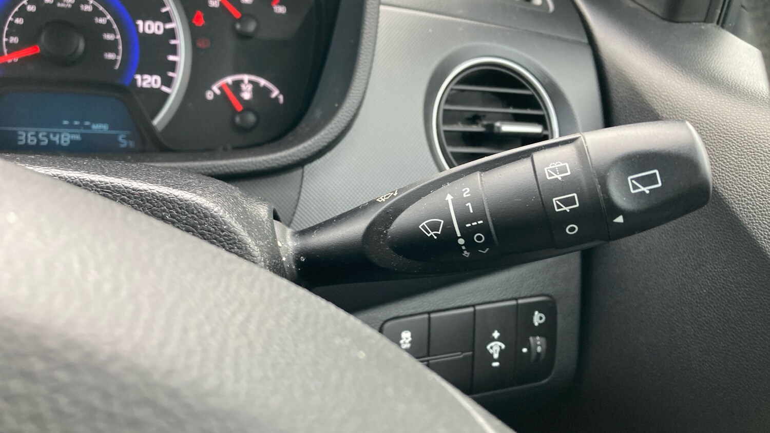 Used Hyundai i10 2018 for sale - 77917646: Photo 37