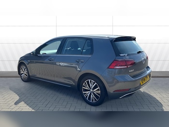 Used Volkswagen Golf 2018 for sale - 78354101: Photo