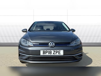 Used Volkswagen Golf 2018 for sale - 78354101: Photo
