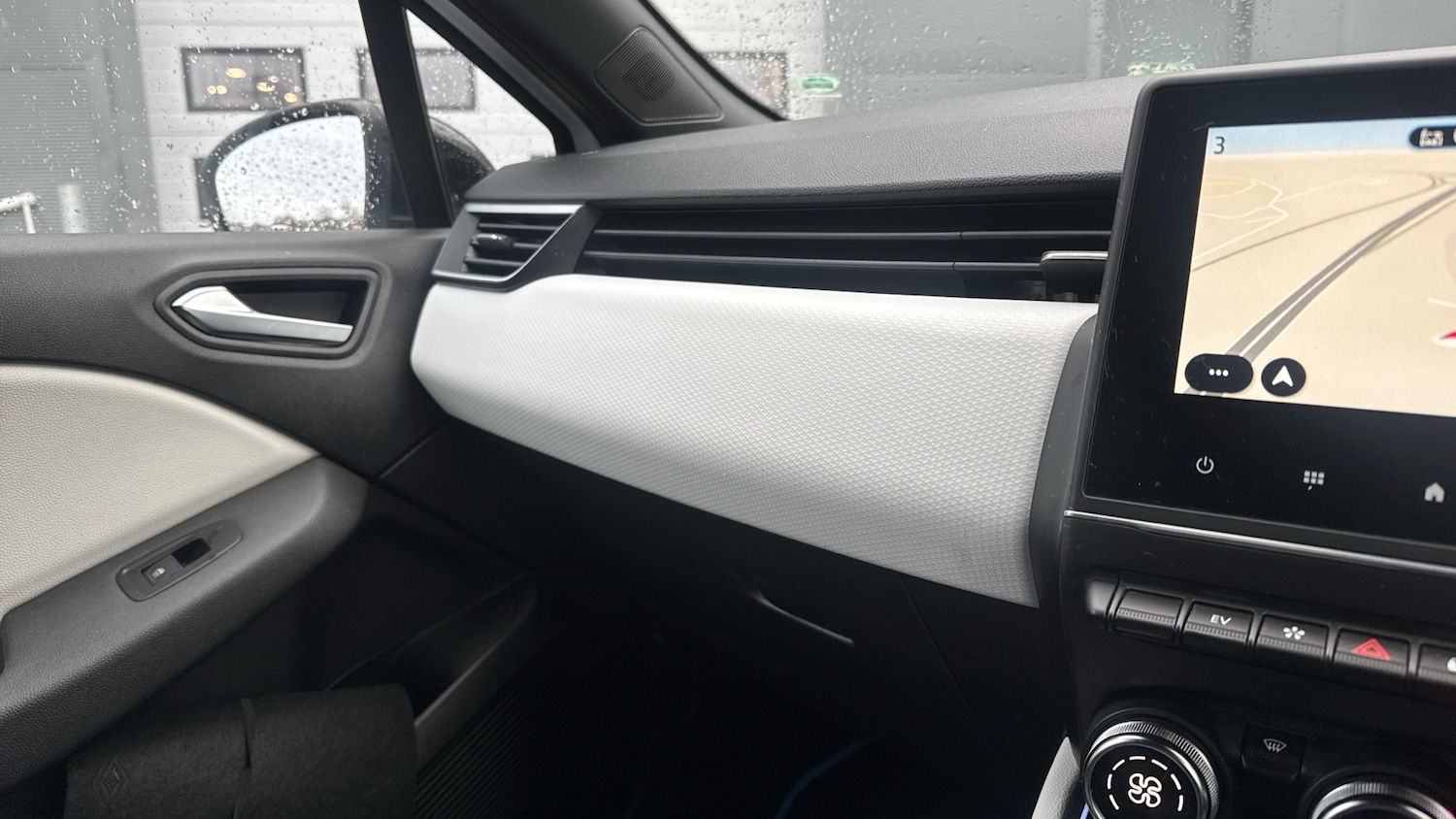 Used Renault Clio 2023 for sale - 77077239: Photo 41