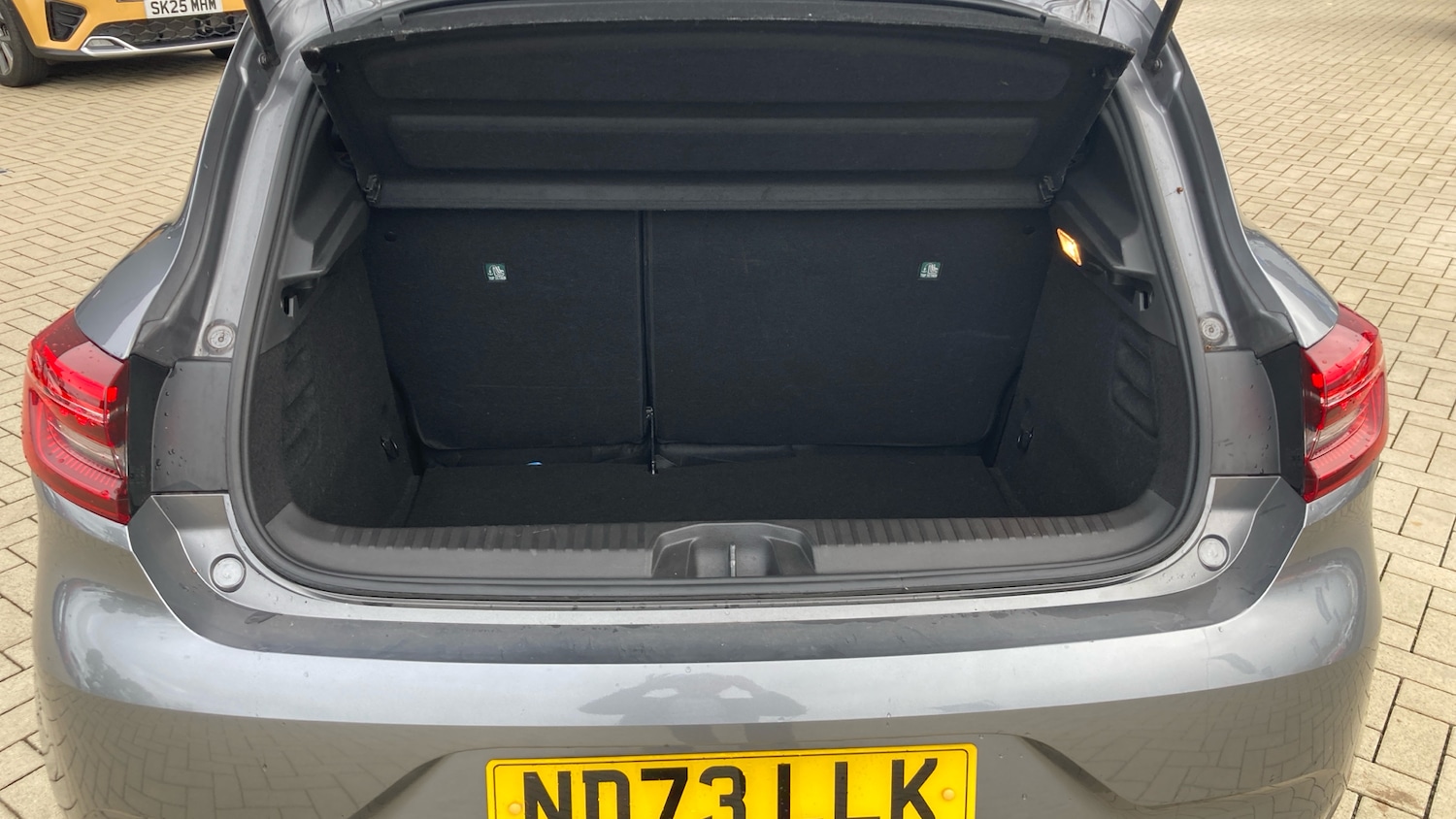 Used Renault Clio 2023 for sale - 76808036: Photo 4