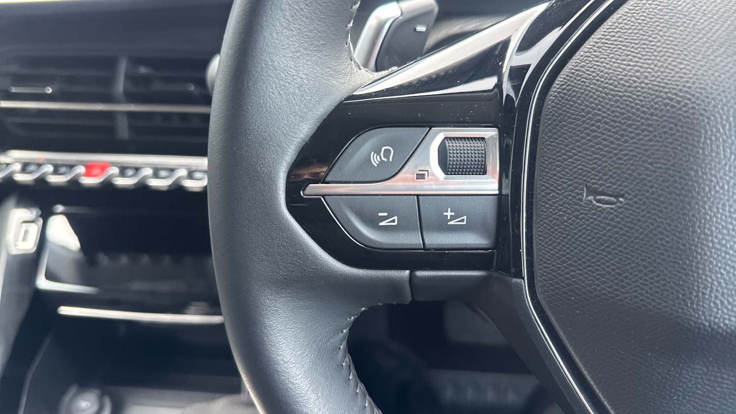 Used Peugeot 2008 2022 for sale - 78176402: Photo 30