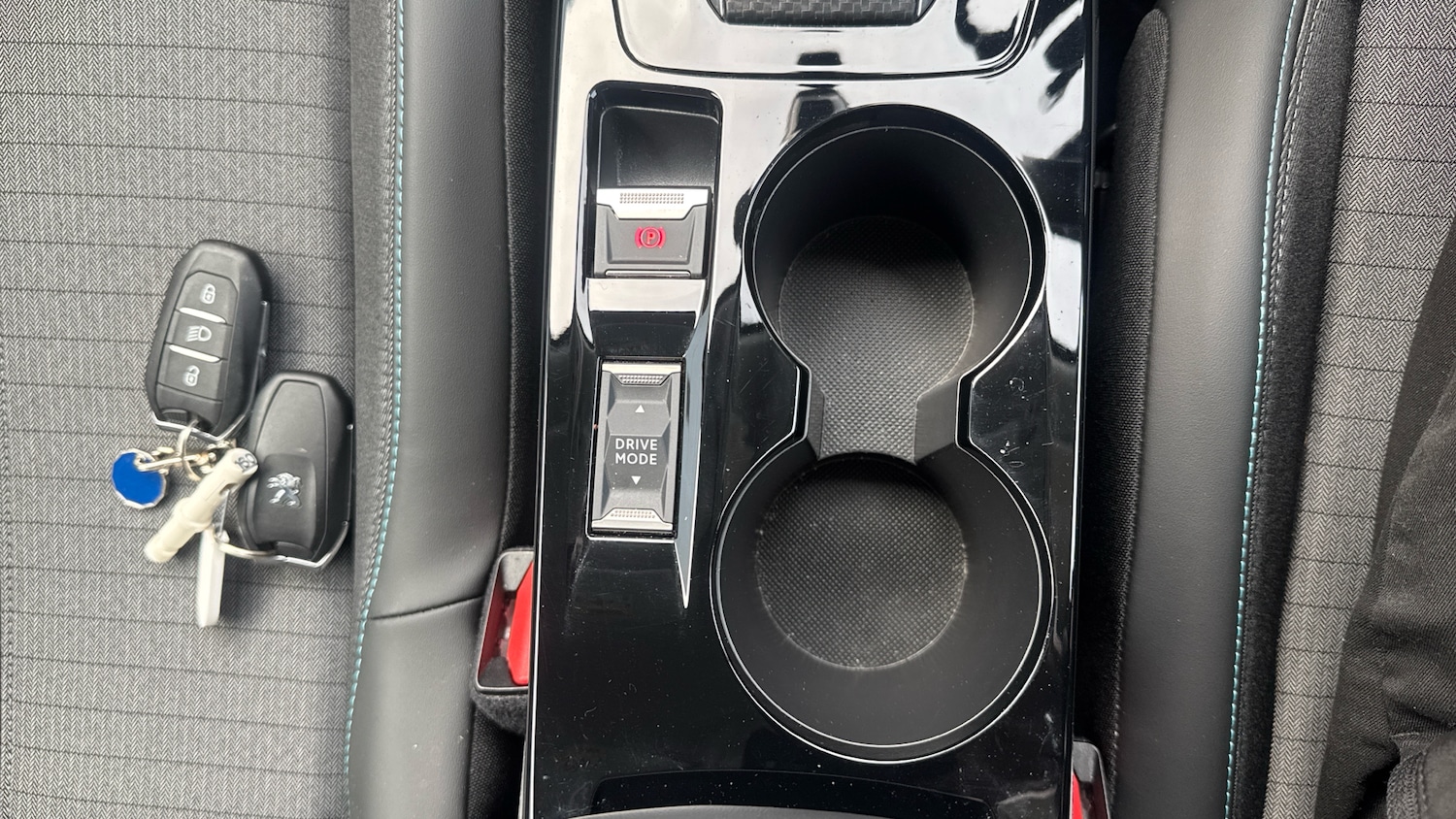 Used Peugeot 2008 2022 for sale - 78176402: Photo 41