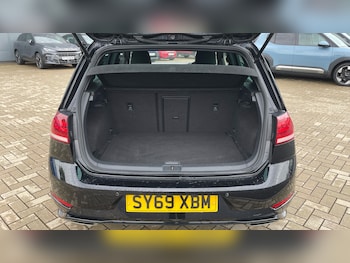 Used Volkswagen Golf 2019 for sale - 79240402: Photo