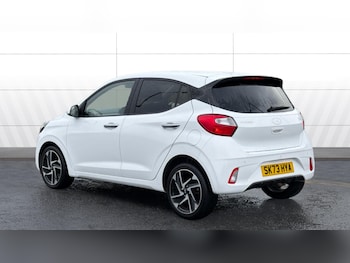 Used Hyundai i10 2023 for sale - 79491839: Photo