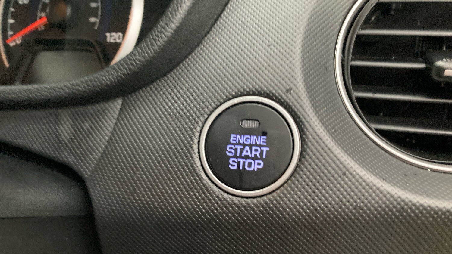 Used Hyundai i10 2019 for sale - 77906242: Photo 30