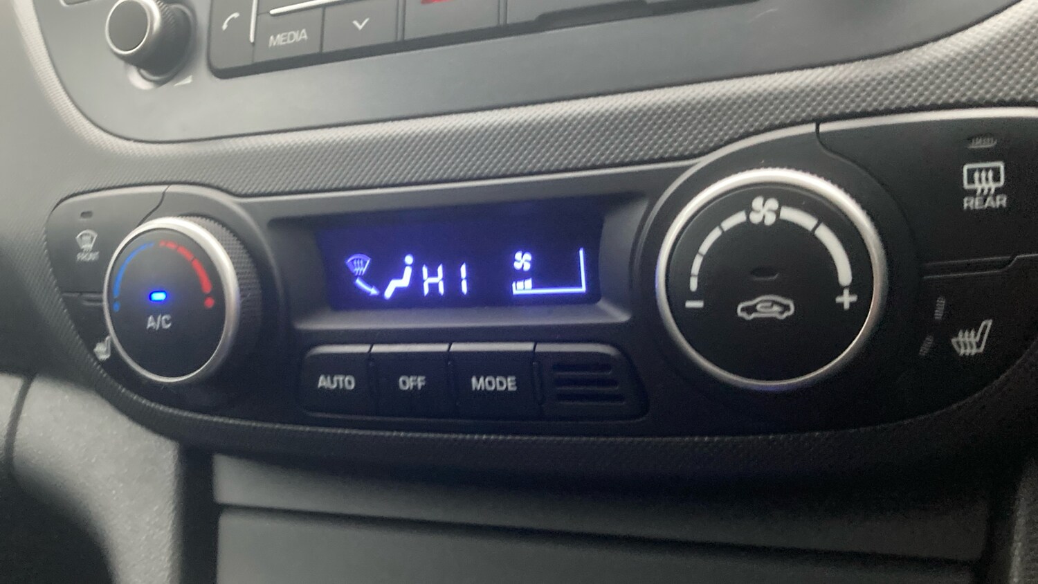 Used Hyundai i10 2019 for sale - 77906242: Photo 37