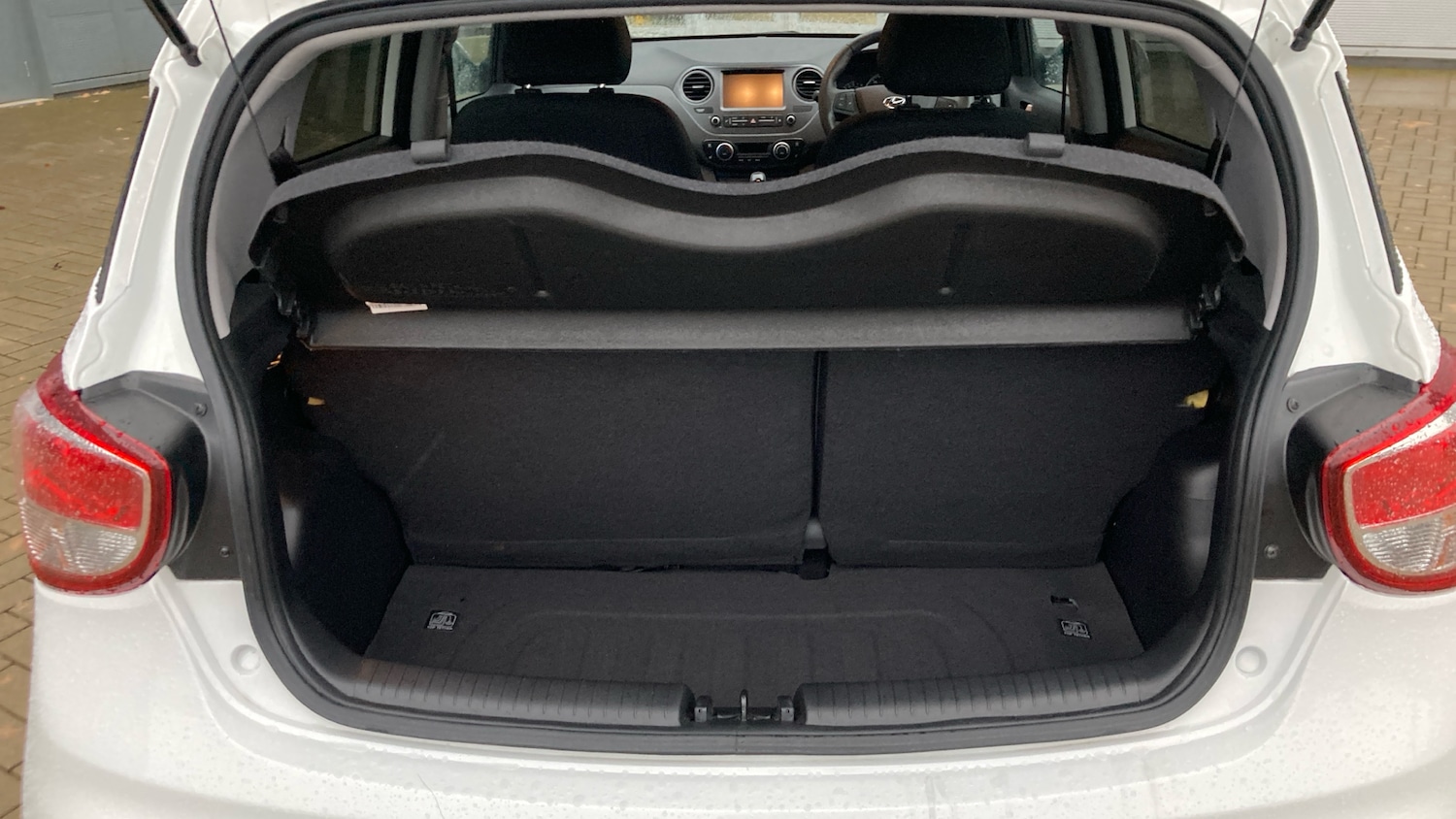 Used Hyundai i10 2019 for sale - 77906242: Photo 4