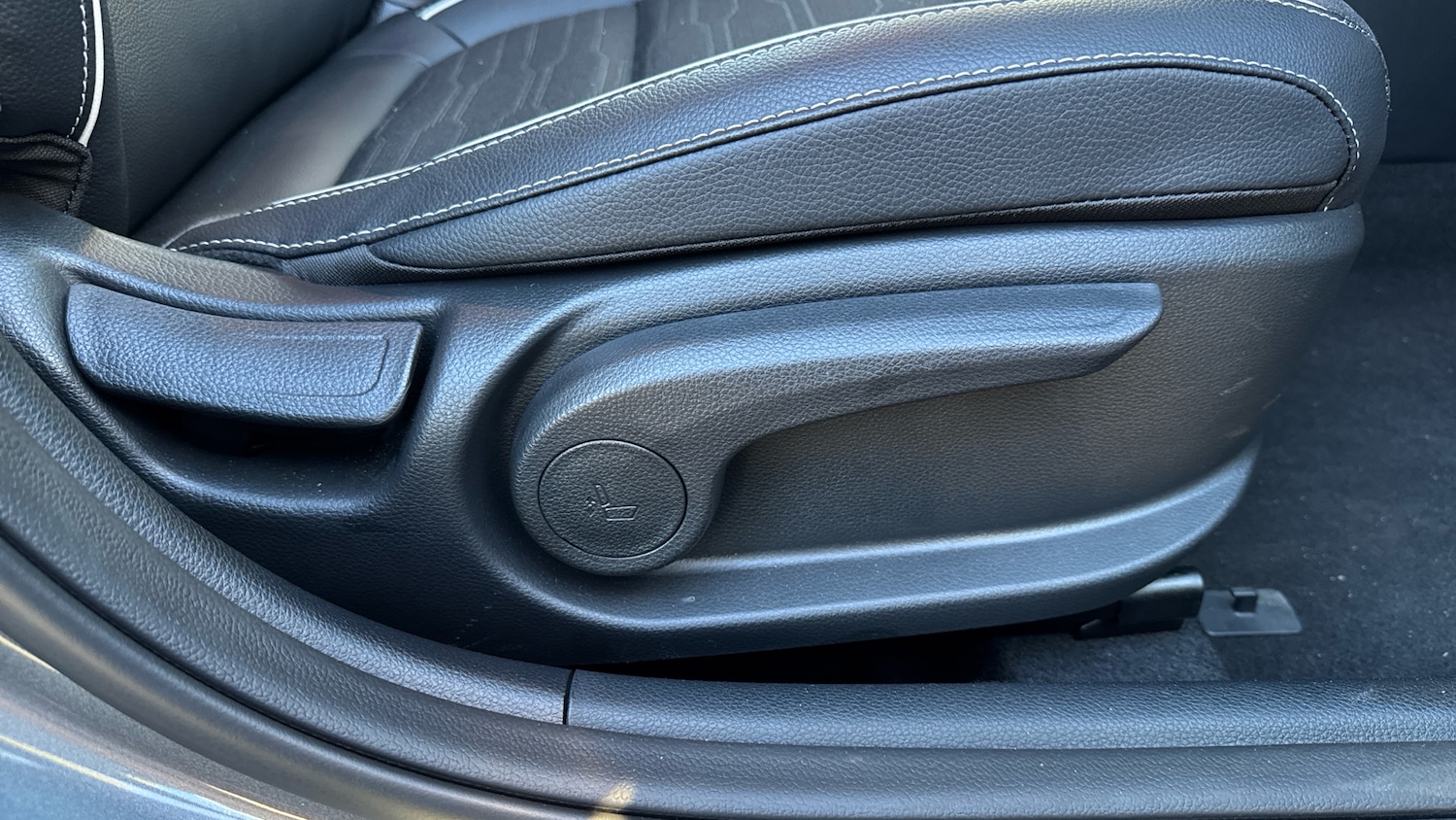 Used Kia Stonic 2025 for sale - 77168432: Photo 36