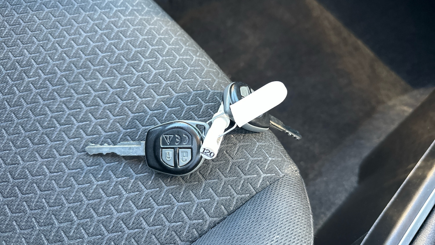 Used Suzuki Swift 2021 for sale - 76076270: Photo 20