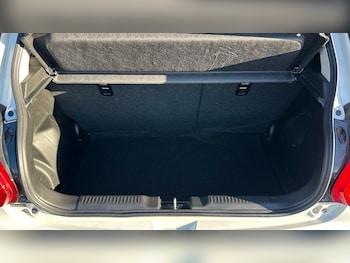 Used Suzuki Swift 2021 for sale - 76076270: Photo 4