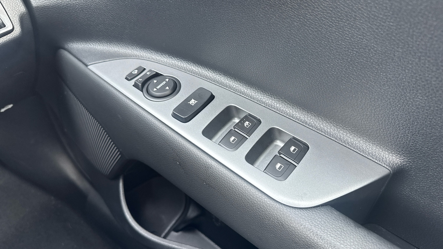 Used Kia Stonic 2025 for sale - 76146437: Photo 36