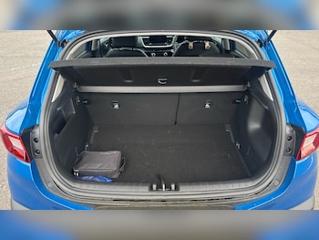 Used Kia Stonic 2025 for sale - 76146437: Photo 4
