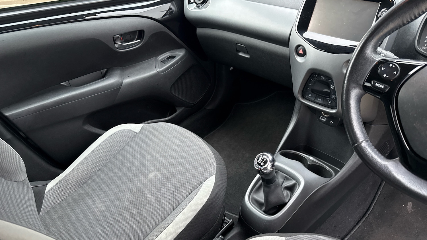 Used Toyota AYGO 2018 for sale - 77277207: Photo 14