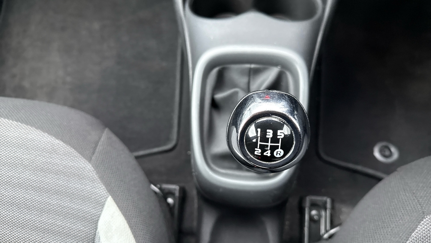 Used Toyota AYGO 2018 for sale - 77277207: Photo 35