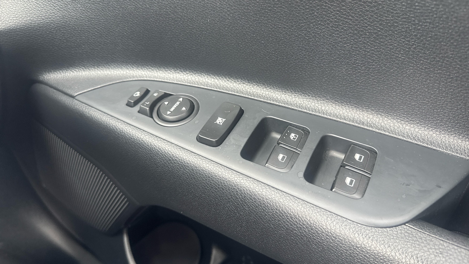 Used Kia Stonic 2024 for sale - 76157714: Photo 33