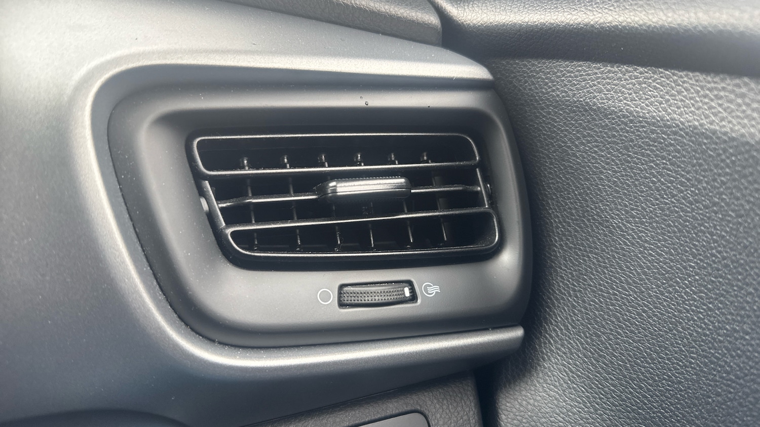 Used Kia Stonic 2024 for sale - 76157714: Photo 34