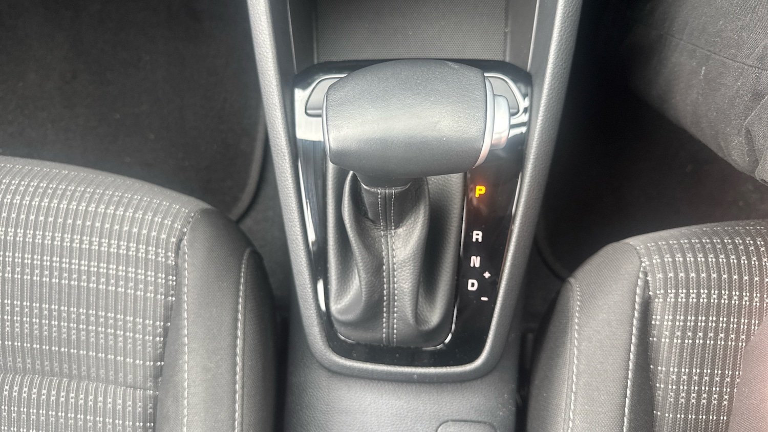 Used Kia Stonic 2024 for sale - 76157714: Photo 38