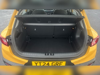 Used Kia Stonic 2024 for sale - 76157714: Photo 4