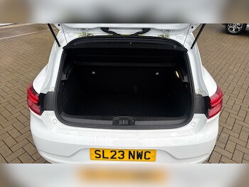 Used Renault Clio 2023 for sale - 77968504: Photo