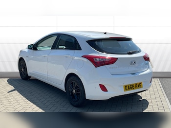 Used Hyundai i30 2016 for sale - 79130520: Photo