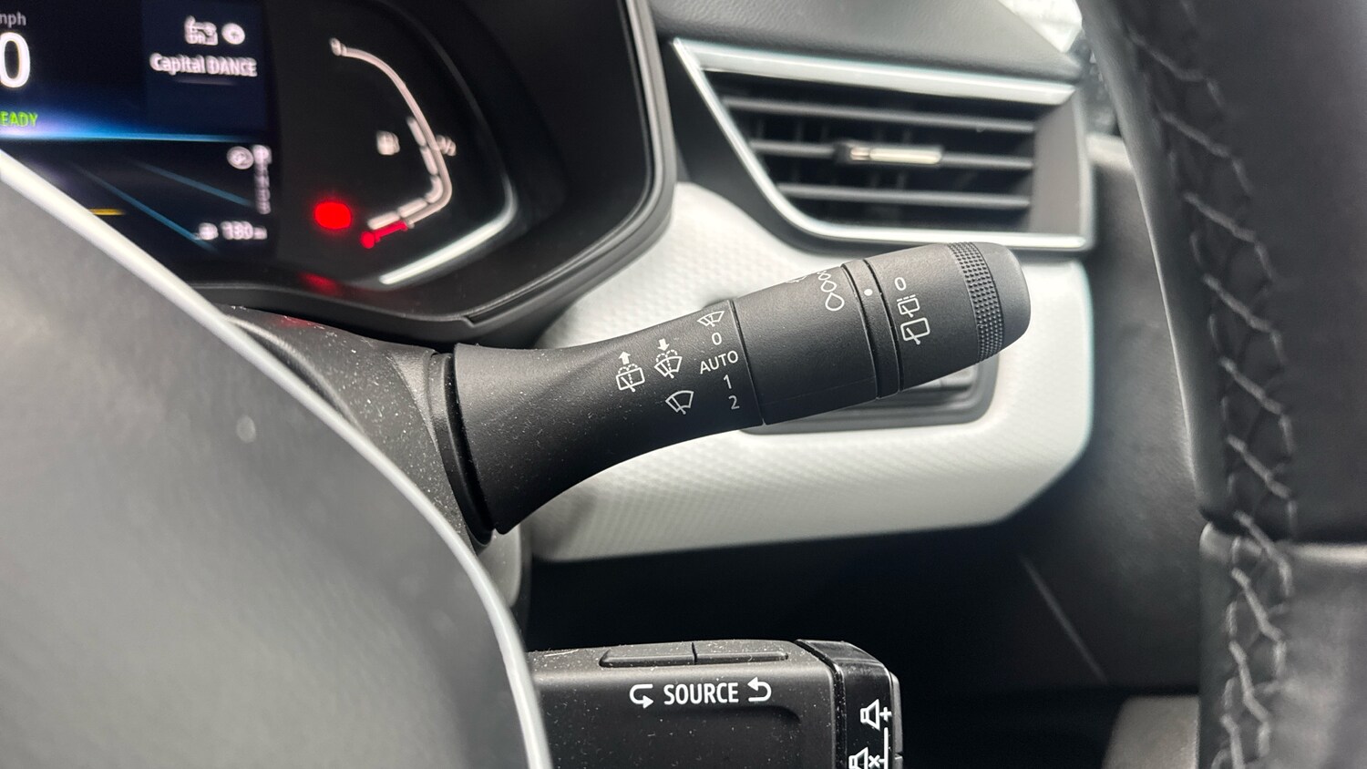 Used Renault Clio 2023 for sale - 77803062: Photo 31