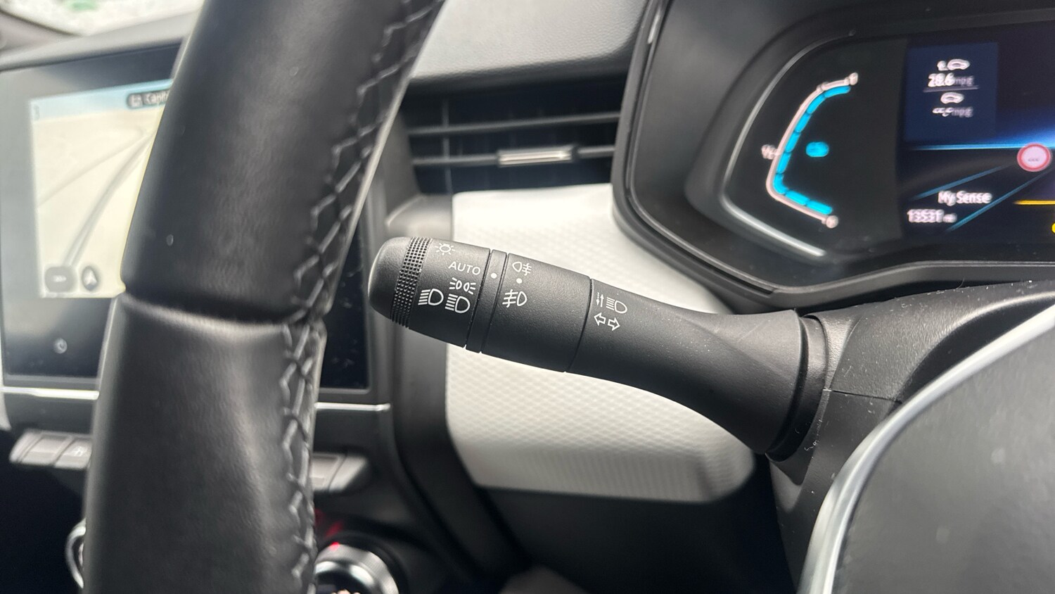 Used Renault Clio 2023 for sale - 77803062: Photo 32