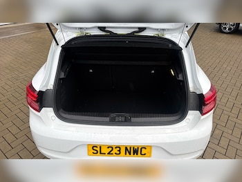 Used Renault Clio 2023 for sale - 77803062: Photo