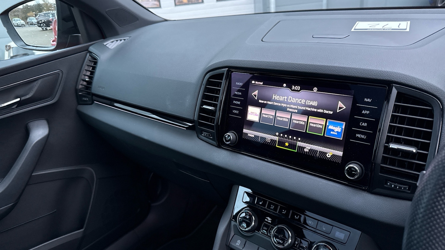 Used Skoda Karoq 2023 for sale - 76719248: Photo 14