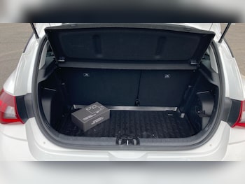 Used Hyundai i20 2024 for sale - 76421748: Photo