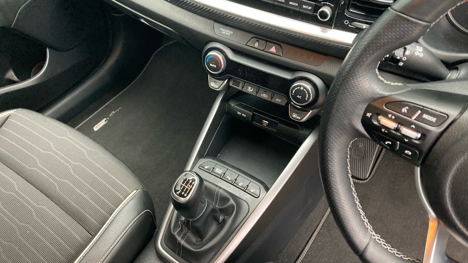 Used Kia Stonic 2023 for sale - 77759138: Photo 14