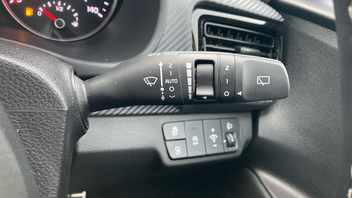 Used Kia Stonic 2023 for sale - 77759138: Photo 29