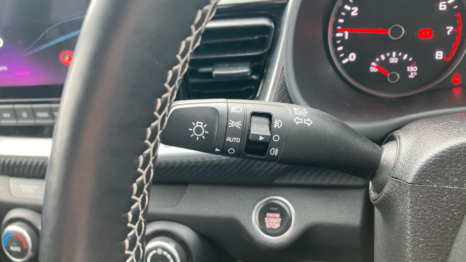 Used Kia Stonic 2023 for sale - 77759138: Photo 30