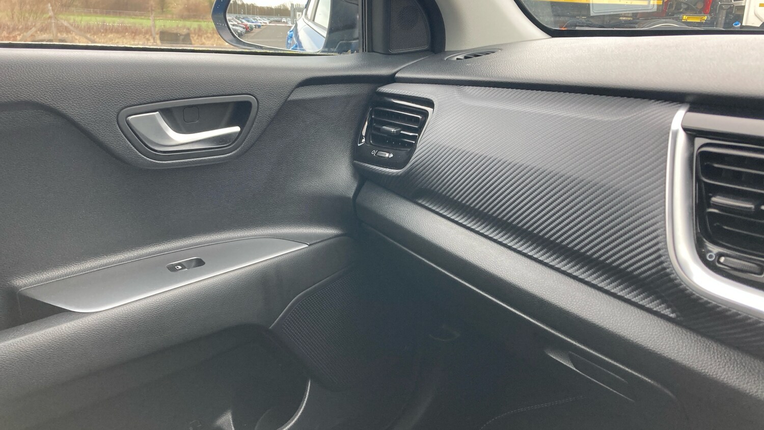 Used Kia Stonic 2023 for sale - 77759138: Photo 44