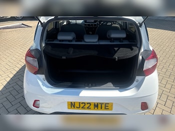 Used Hyundai i10 2022 for sale - 79026586: Photo