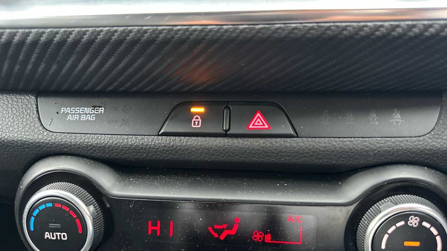 Used Kia Stonic 2025 for sale - 76164419: Photo 31