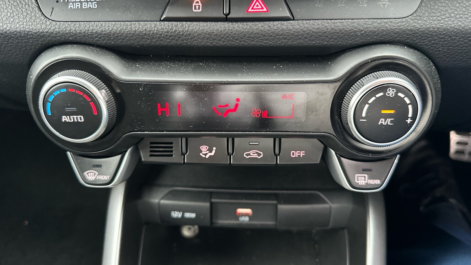 Used Kia Stonic 2025 for sale - 76164419: Photo 32
