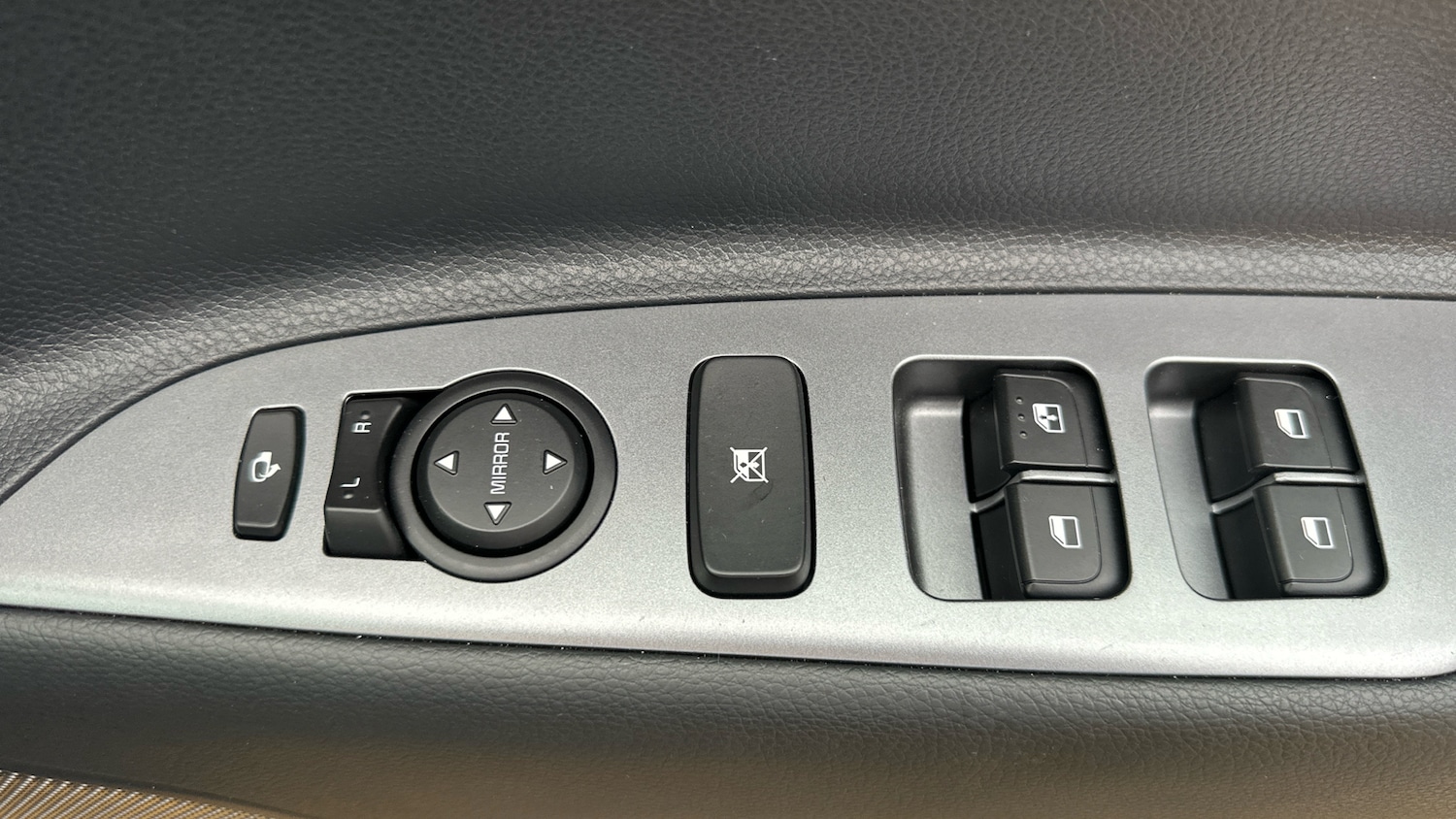 Used Kia Stonic 2025 for sale - 76164419: Photo 43