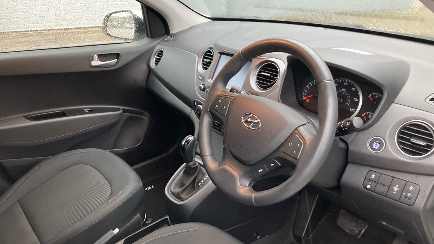 Used Hyundai i10 2019 for sale - 77720949: Photo 11