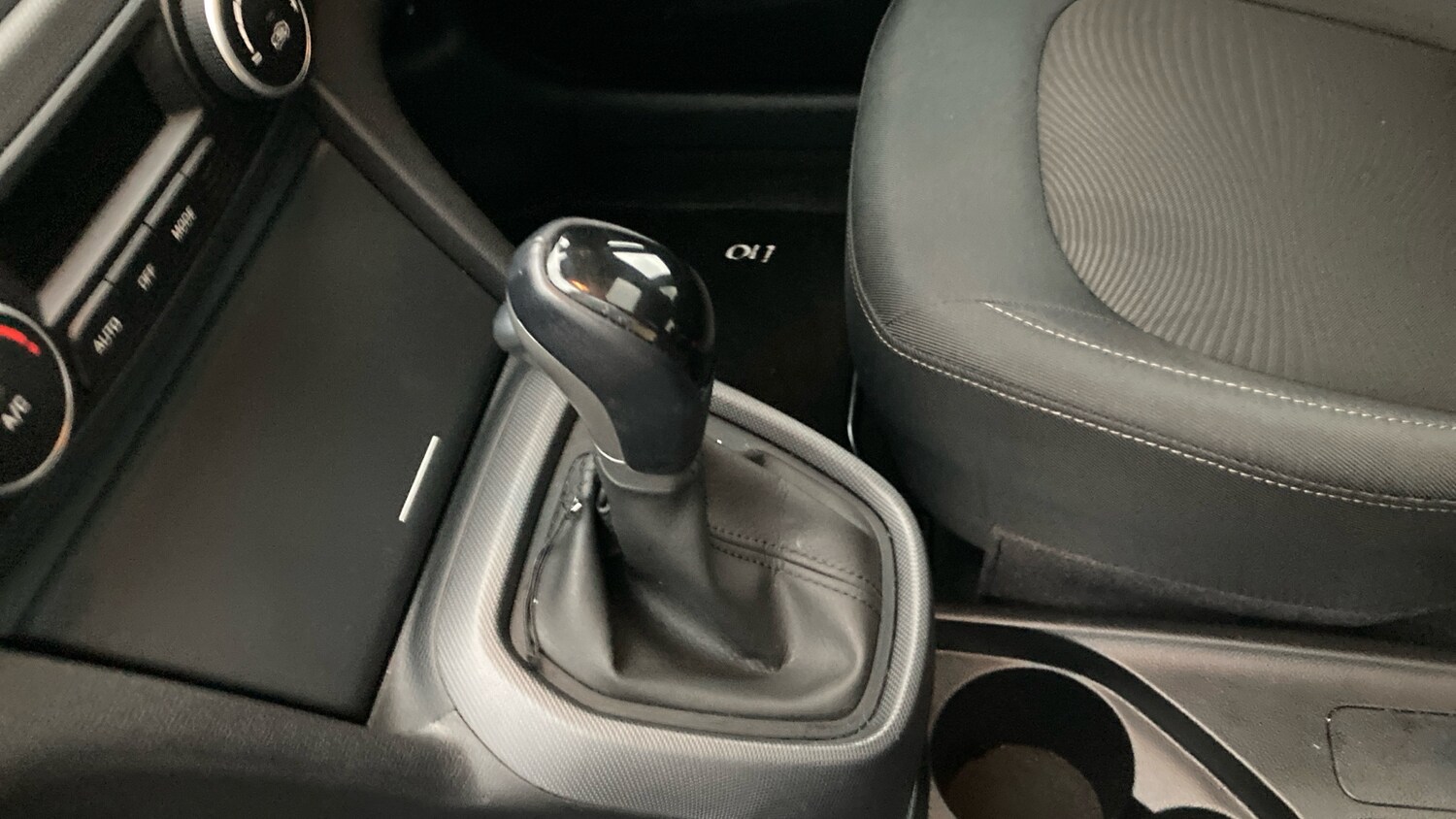 Used Hyundai i10 2019 for sale - 77720949: Photo 13