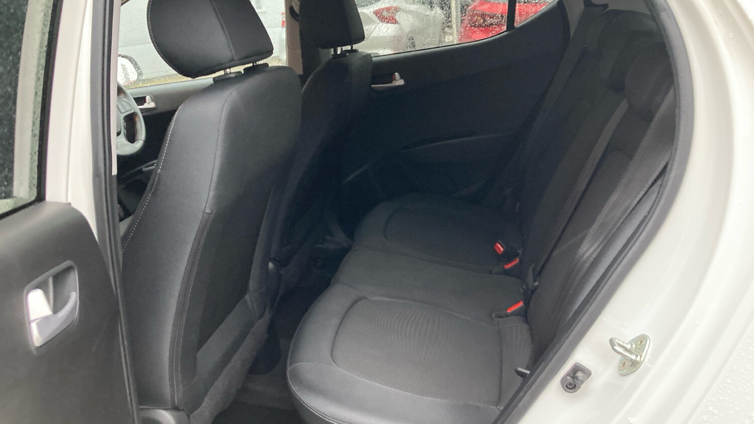 Used Hyundai i10 2019 for sale - 77720949: Photo 16