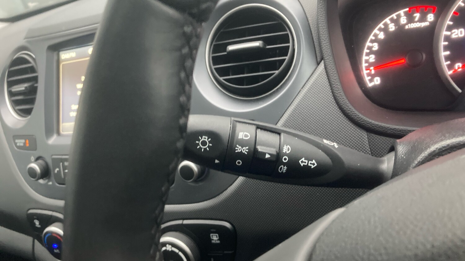 Used Hyundai i10 2019 for sale - 77720949: Photo 36