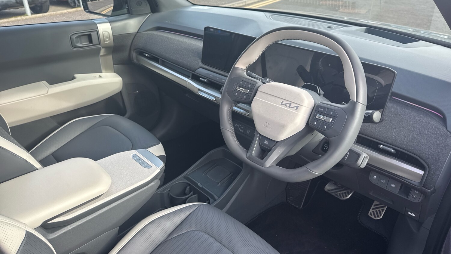 Used Kia EV3 2025 for sale - 77946944: Photo 11