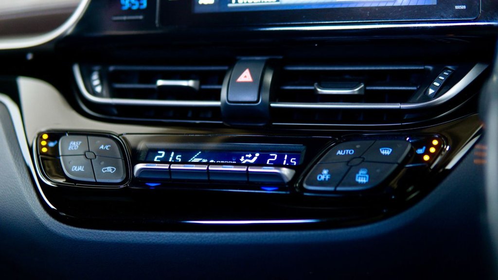 Used Toyota C-HR 2019 for sale - 78110600: Photo 38