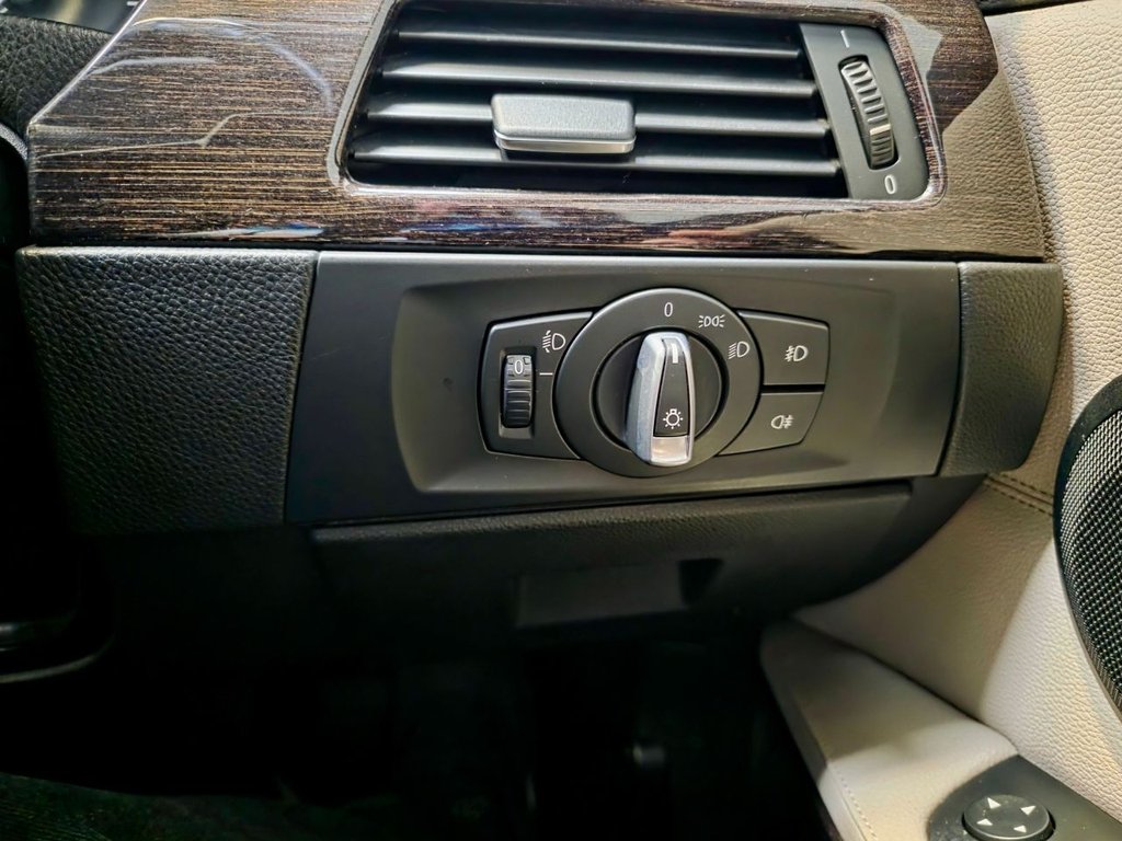 Used BMW 3 Series 2011 for sale - 76848239: Photo 32