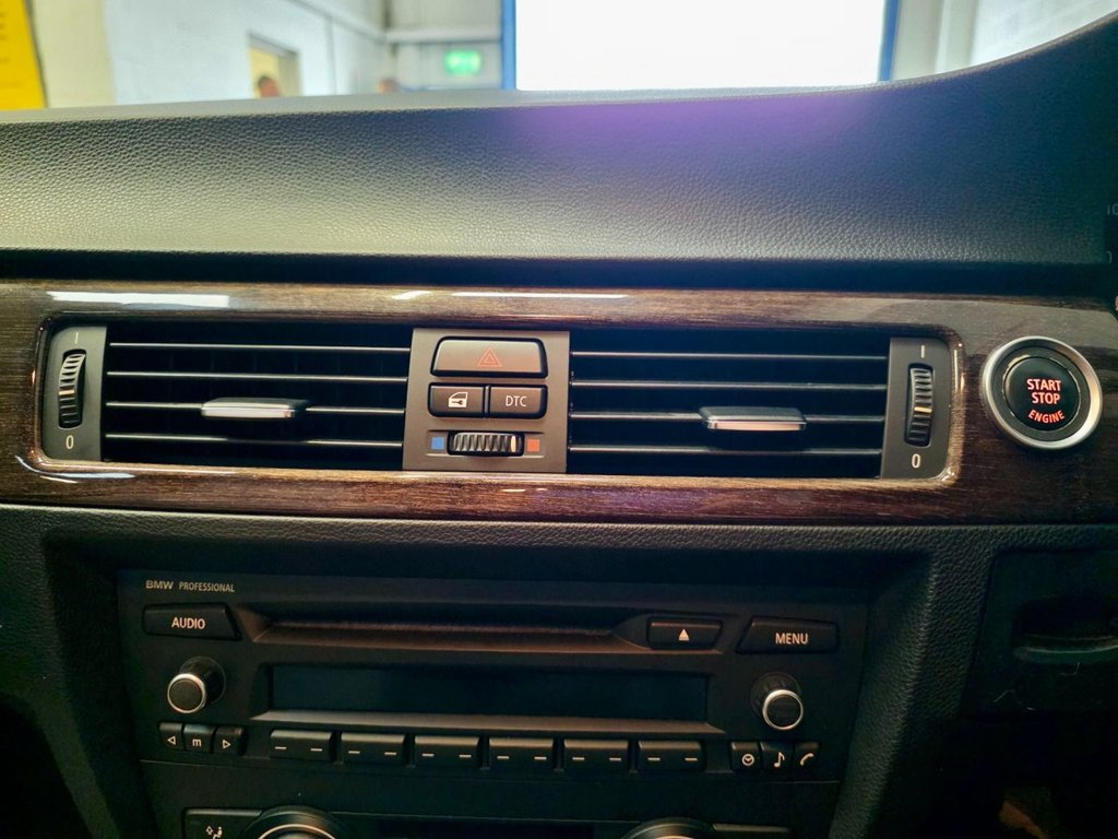 Used BMW 3 Series 2011 for sale - 76848239: Photo 38